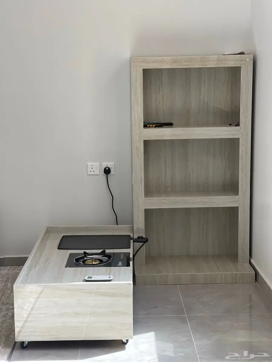 دوه للبيع ( دولاب   منقل تسخين   غاز ) حالته جديده 1