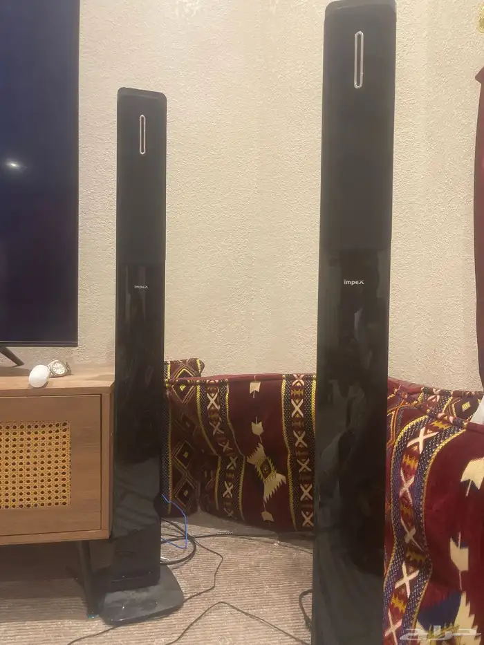 مسرح منزلي خمس سماعات بحالة ممتازة 1