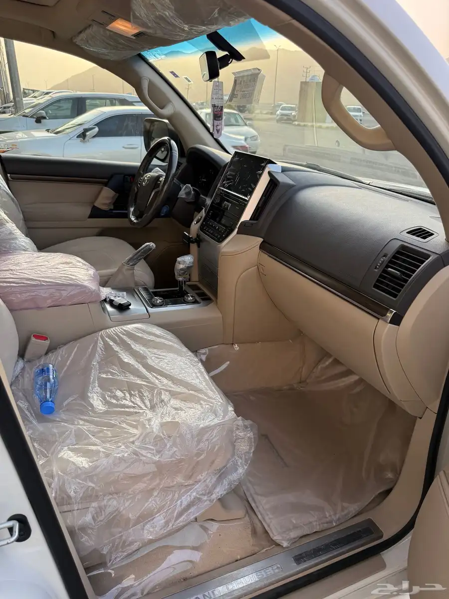 لاندكروزر تورينق الموديل 2019 21