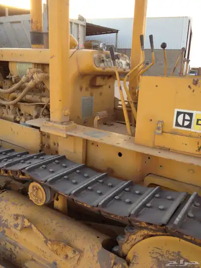 بلدوزر D4. بحاله جيده 1