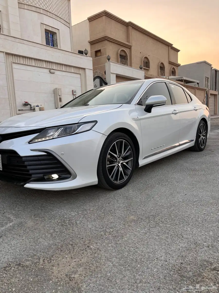 كامري GLE 2023 هايبرد نظيف جدا 3