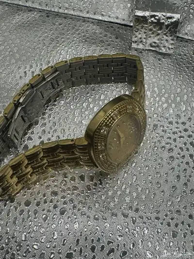 ليزر ساعه نسائيه 100ريال 2