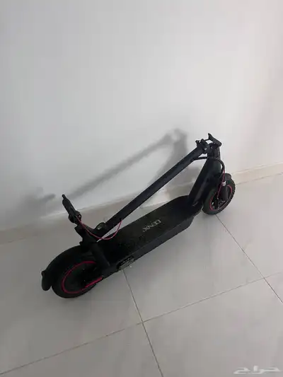 Electric Scooter DENX Foldable in Excellent Condition سكوتر 1