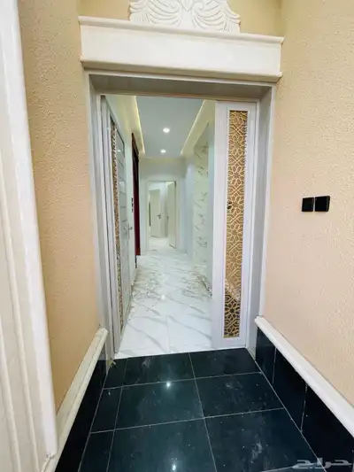 للبيع دور ارضي بحوش كبير مدخل سيارة في شمال الخميس 5