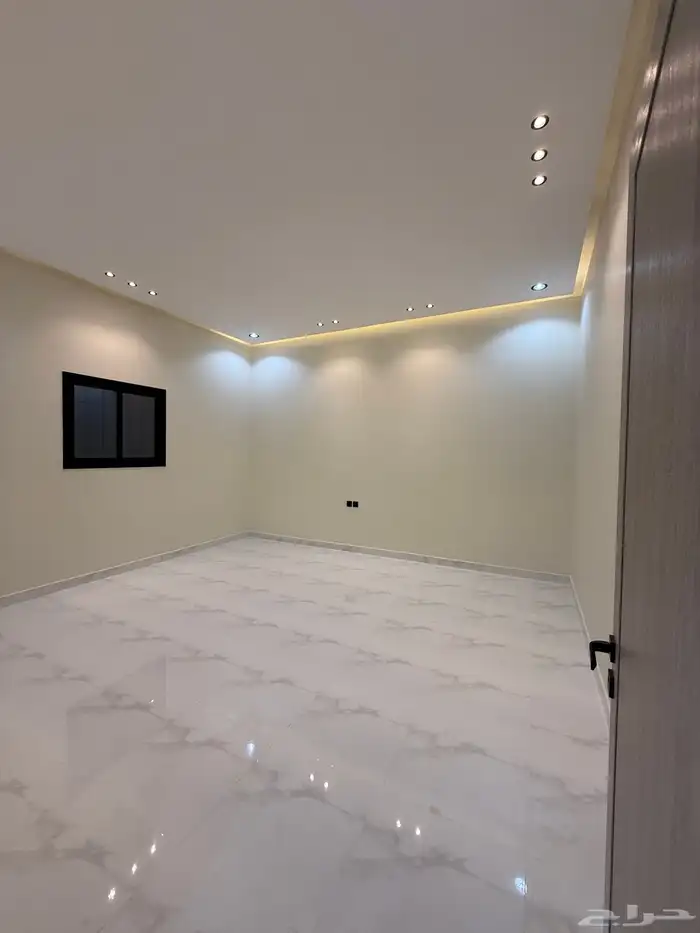 للبيع دور أرضي مساحة 500 الواجهة الشرقية على الكود السعودي 12