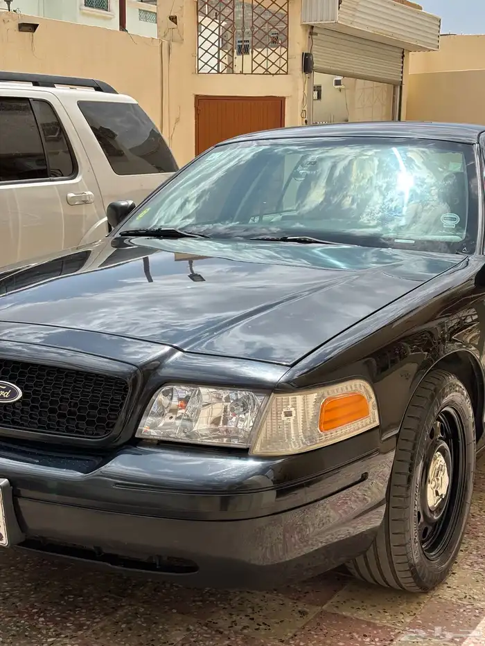 فورد كراون فكتوريا بوليسي 4