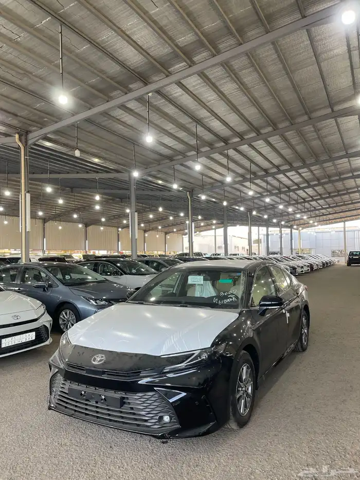 كامري E 2025 اسود 7