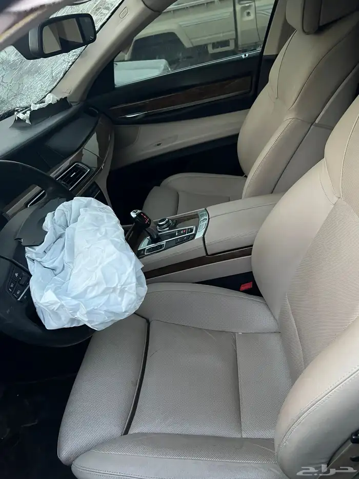 BMW 750 تشليح قطع غيار موديل 2010 5