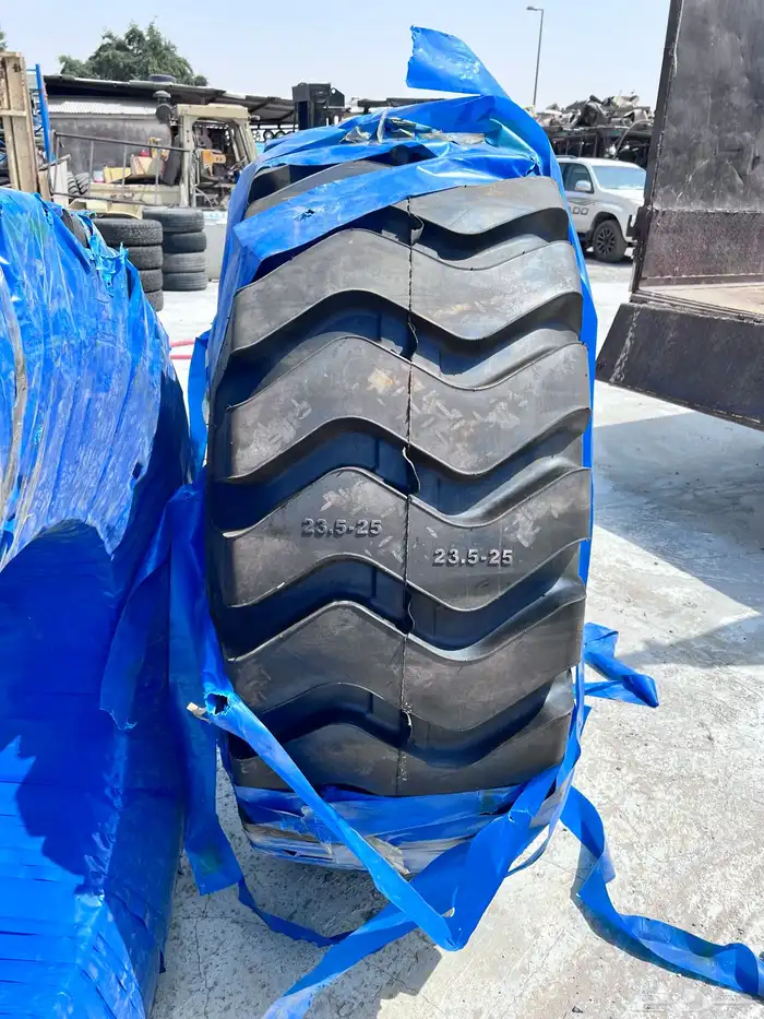 للبيع اطارات معدات ثقيلة 2
