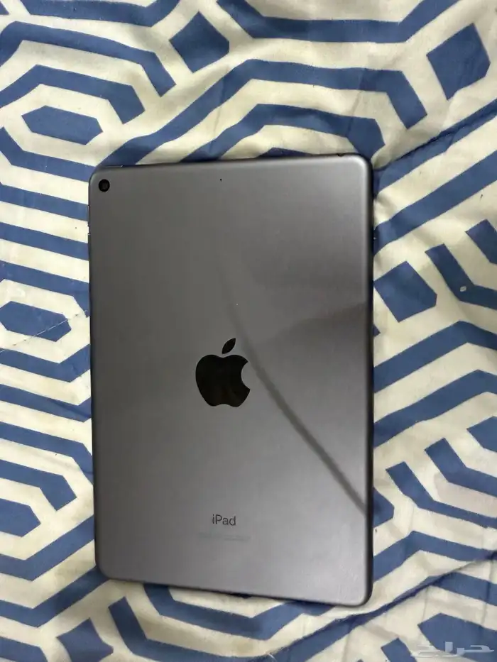 ايباد الجيل الخامس نضيف مره معه شاحن 2