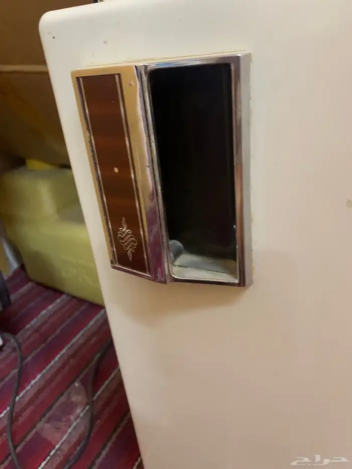 ثلاجه صغير قديمه يباني 2