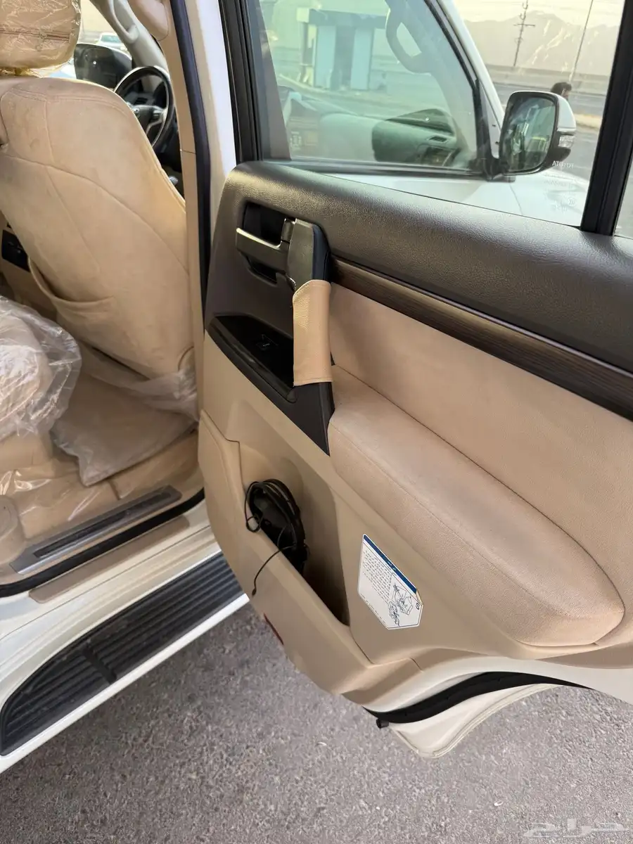 لاندكروزر تورينق الموديل 2019 23