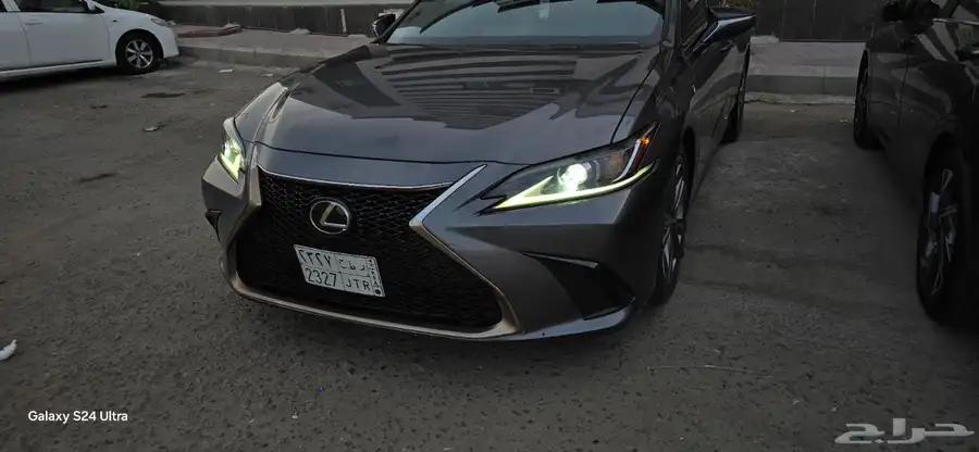 لكزس es350 F sport 0