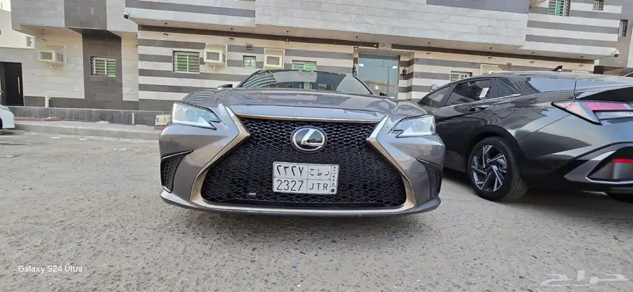 لكزس es350 F sport 9