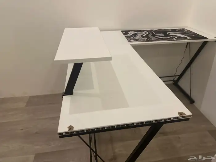 طاولة للبيع 1