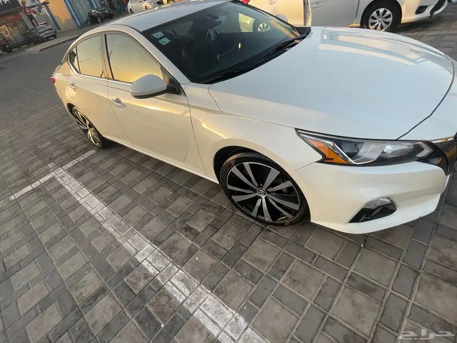 نيسان التيما رياضيه SR 7