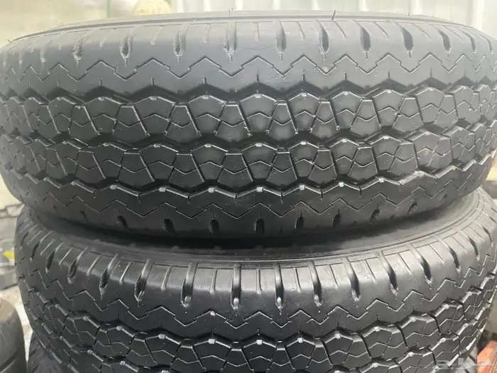 طقم كفرات 195 R15 برجستن 2