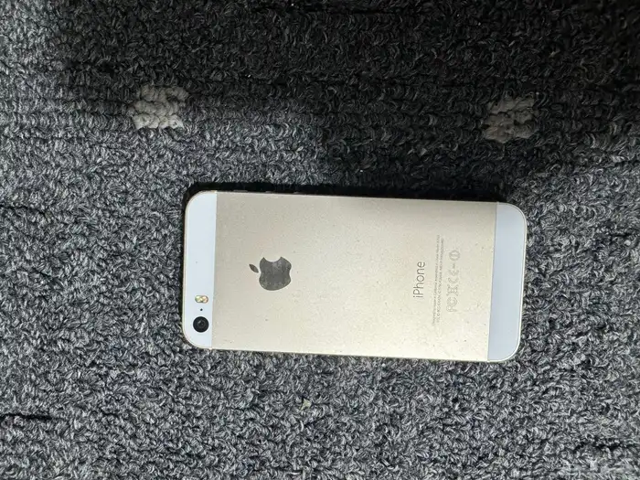 جهاز ايفون 8 وجهاز ايفون 5 ذهبي 3