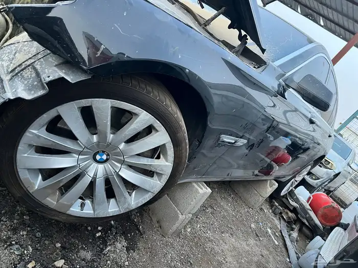 BMW 750 تشليح قطع غيار موديل 2010 2