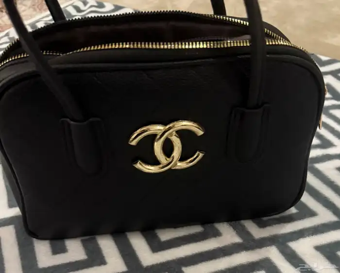 شنطه شنل اسود للبيع بسعر 120 0