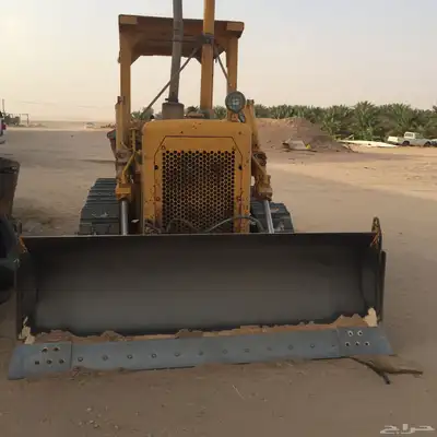 بلدوزر D4. بحاله جيده 3