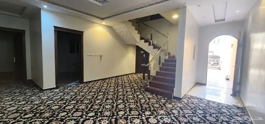 فيلا للإيجار السنوي في حي الرمال 3