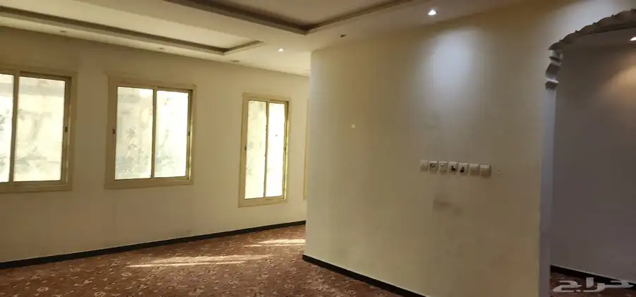 فيلا للإيجار السنوي في حي الرمال 4