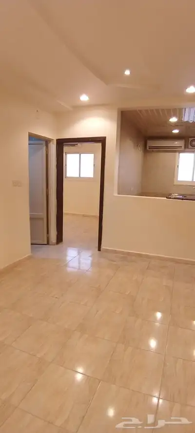 شقة للبيع اربعه غرف مع مكيفات بطحاء قريش النموذجي 1