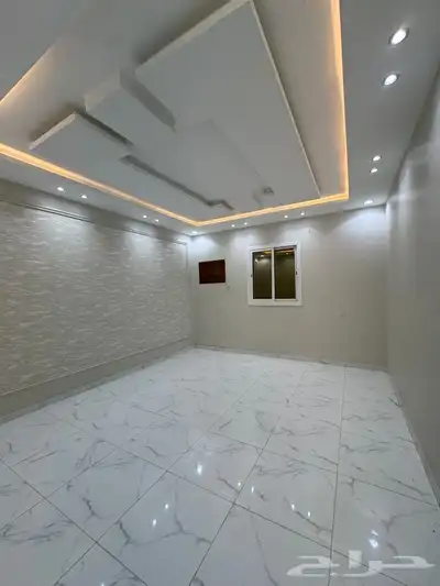 شقه فاخره للايجار بمخطط البيعه 5 غرف بمطبخ راكب 0