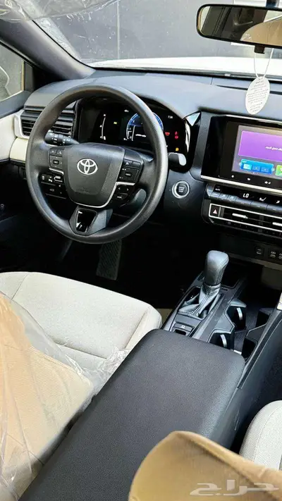 تويوتا كامري E 2025 11