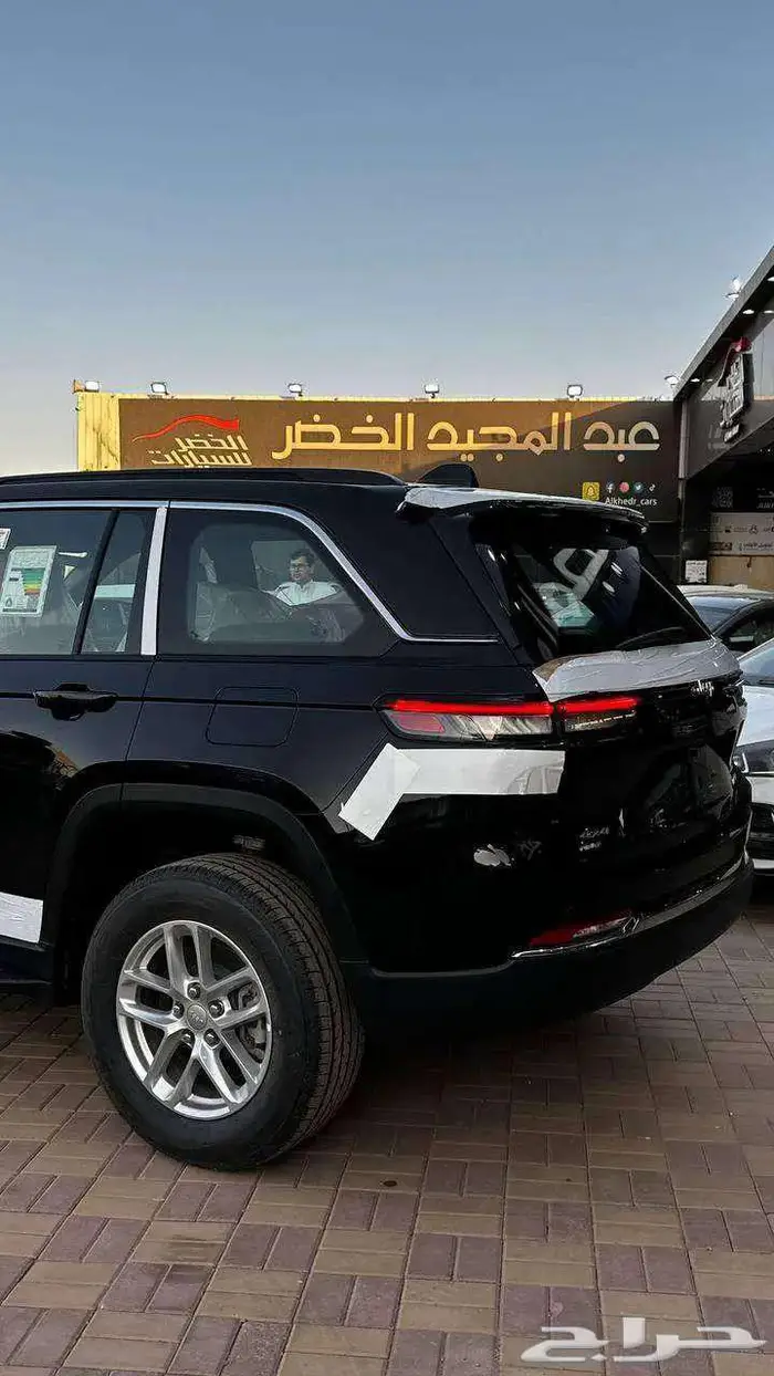 جيب شيروكي 2025 قير اوتماتيك بنزين 2