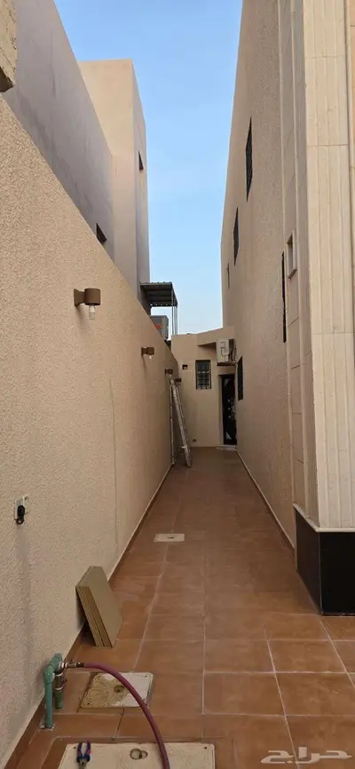 وحدة أرضية للبيع حي الناصريه 8