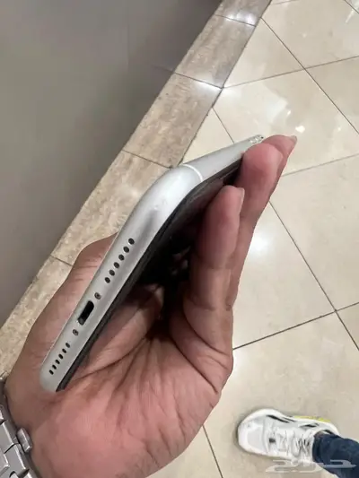 ايفون 11 لون ابيض 256 7