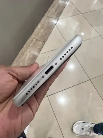 ايفون 11 لون ابيض 256 0