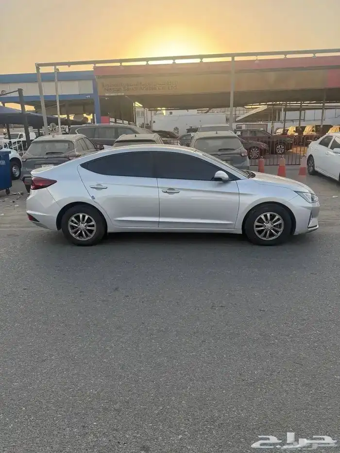 هيواندي النترا 2019 بنزين بطاقة جمركية نظيفه جدا 4