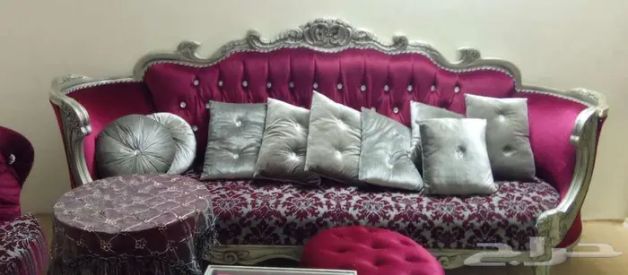 كنب أحمر للبيع   نظيف جدا استعمال خفيف 0