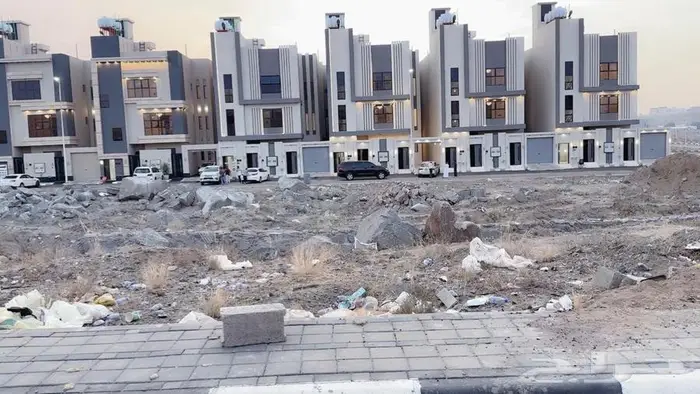 للبيع أرض سكنية في خميس مشيط بحي الظرفة 4