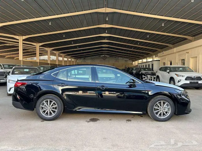 تويوتا كامري E ستاندر بنزين 2025 متاح اقساط و كاش 3
