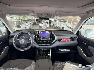 تويوتا هايلاندر GLE 2025 نص فل 5