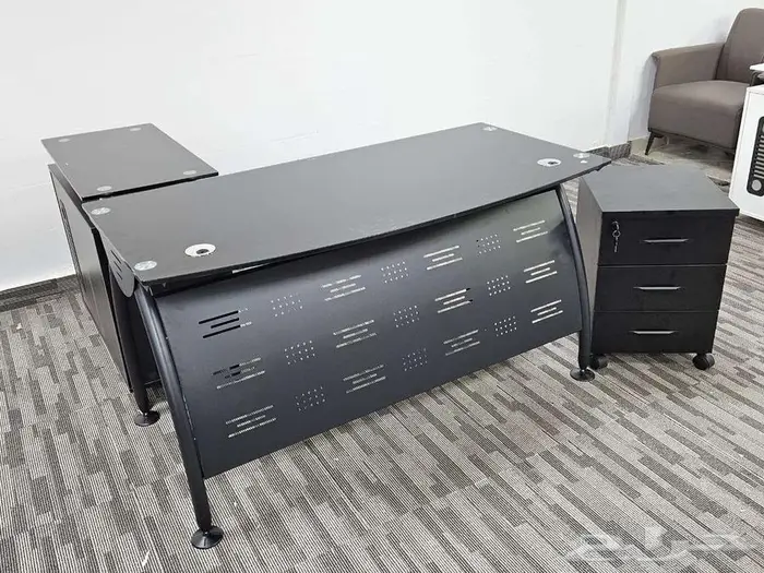 كراسي وطاولات مكتبيه اسعار منافسه 44