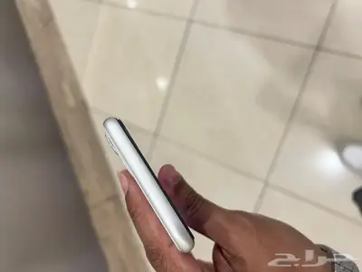 ايفون 11 لون ابيض 256 4