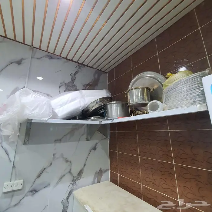 مطعم شاورما ومشويات وبروست وبرقر للبيع 2