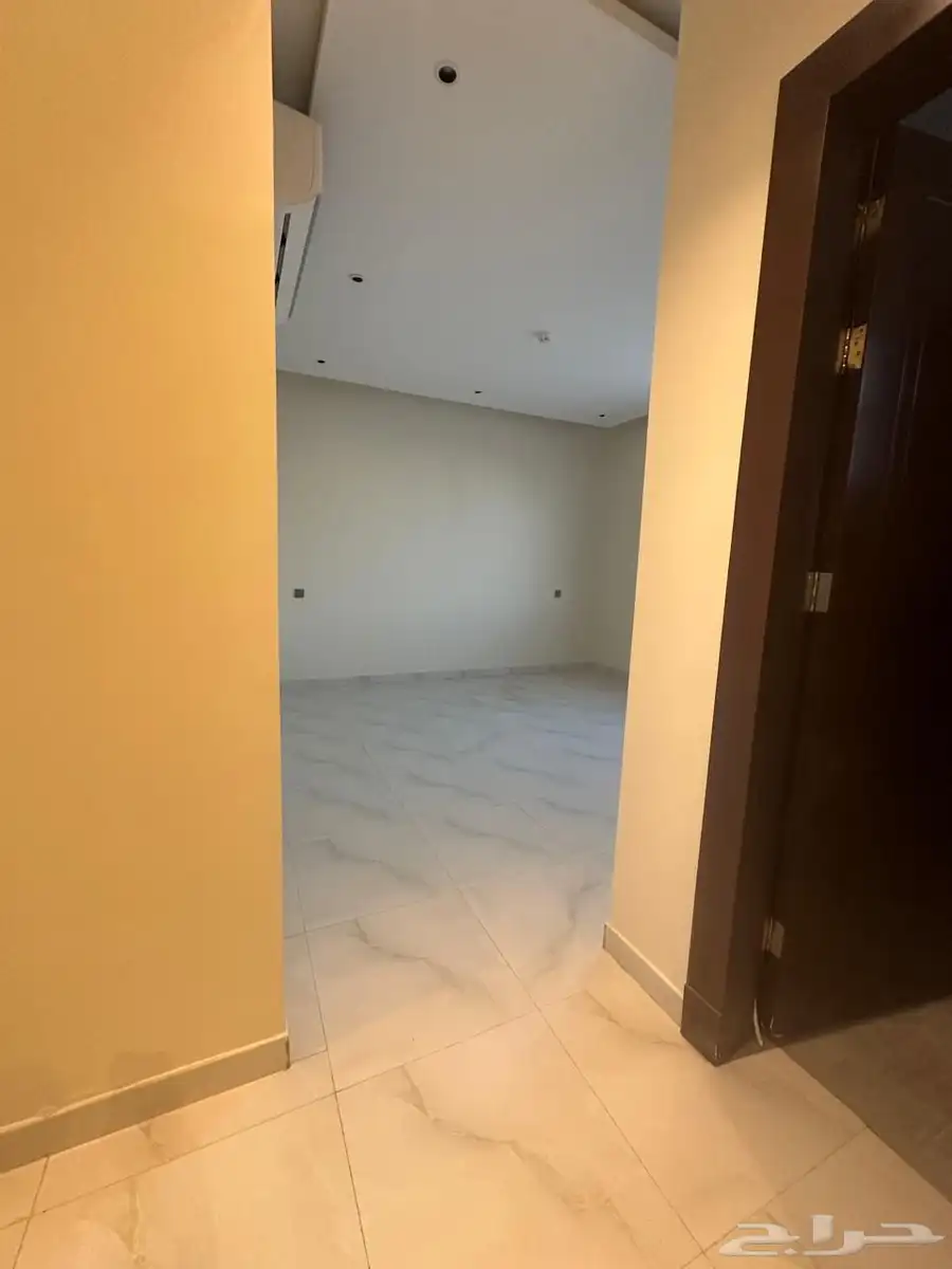 شقة للإيجار حي العارض 12
