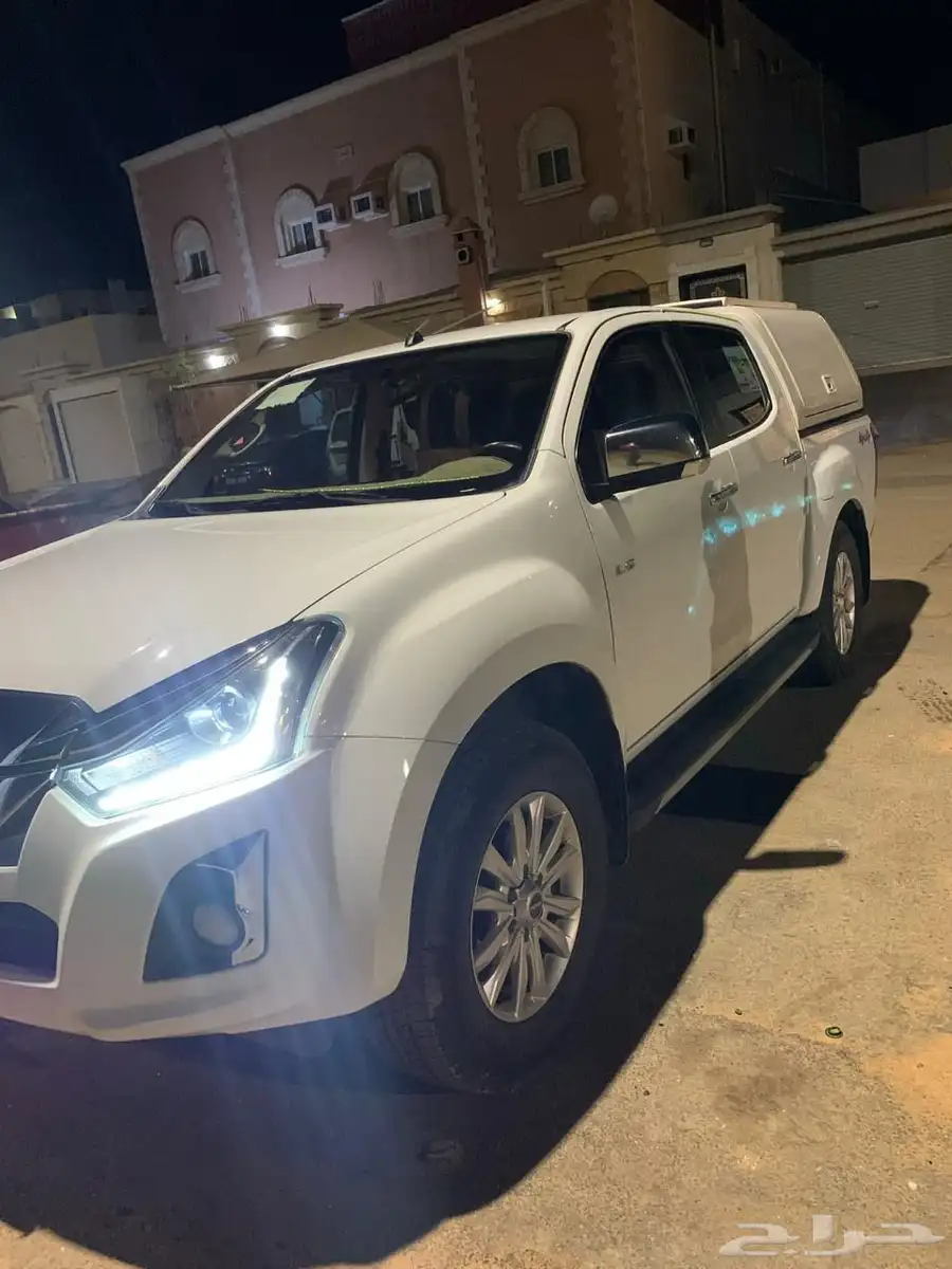 ايسوزو دي ماكس 2020 5
