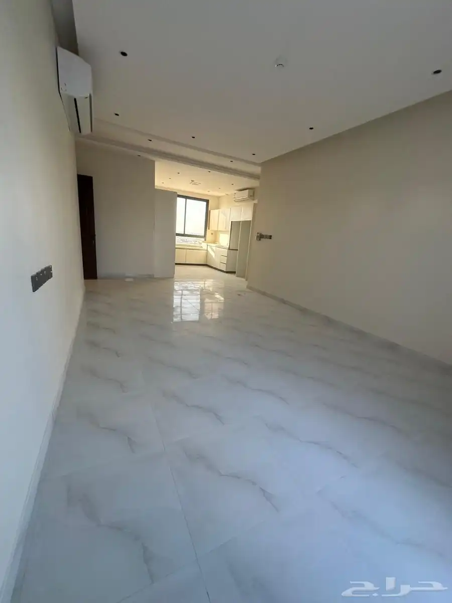 شقة للإيجار حي العارض 20