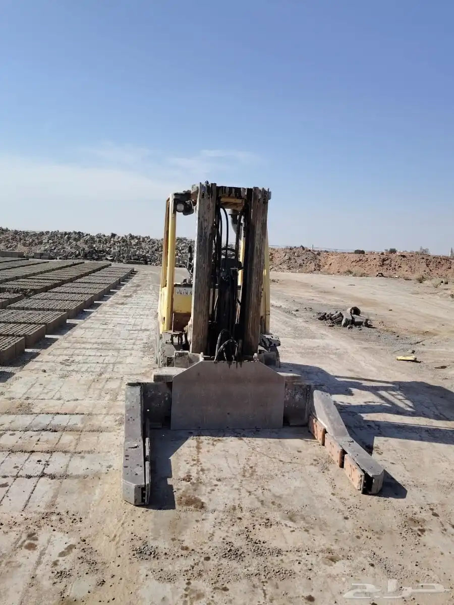 مصنع بلوك للبيع يقع في وادي الدواسر للاستفسار اتصل علي 5