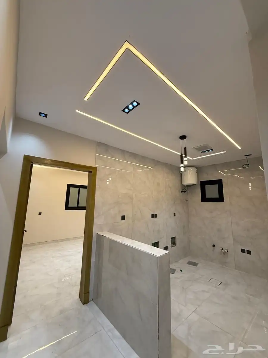 لاندكروزر اجار 6