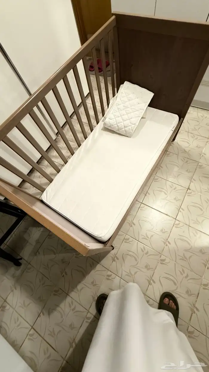 سرير أطفال نظيف ينفع إلى عمر 5 سنوات 1