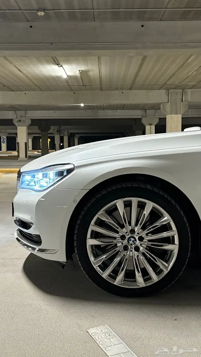 BMW 760Li X DRIVE V12 6
