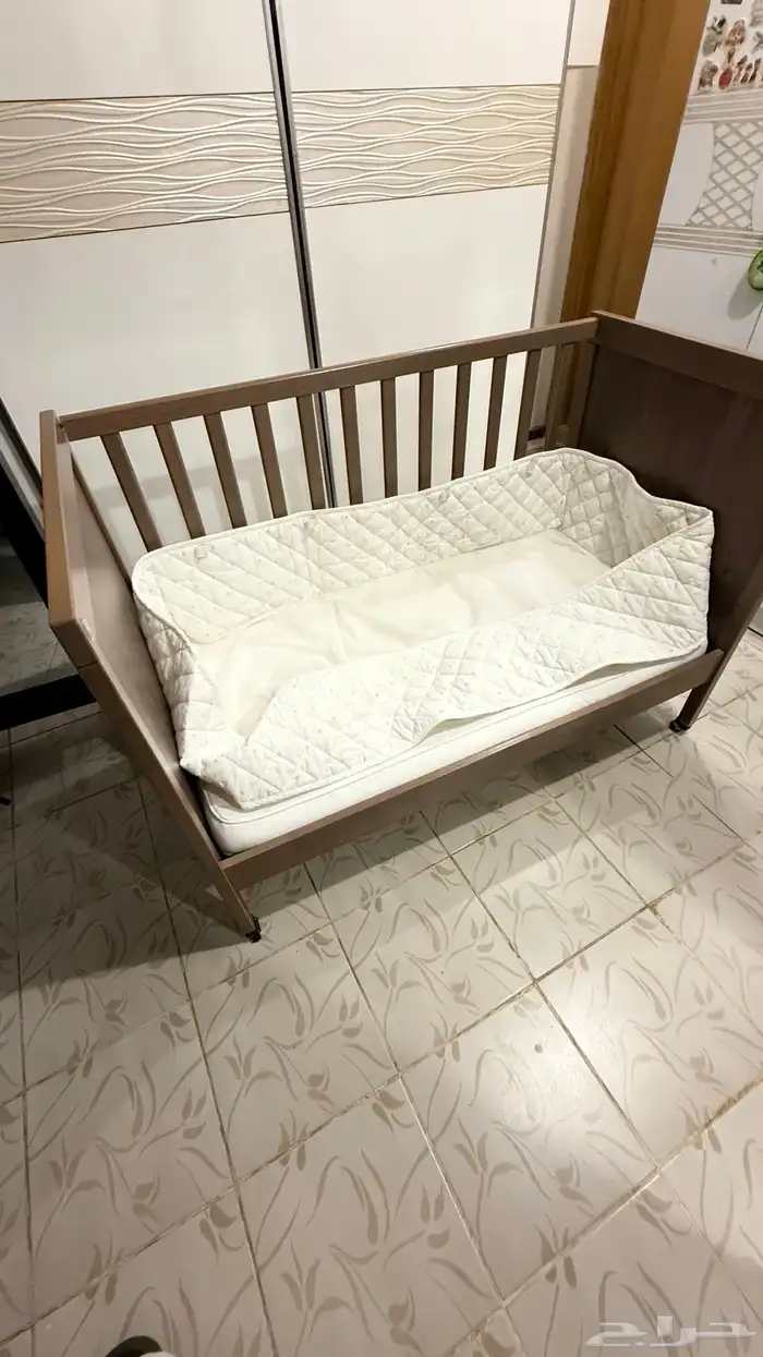 سرير أطفال نظيف ينفع إلى عمر 5 سنوات 2